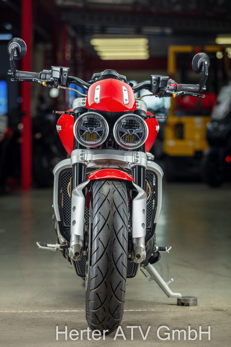 Triumph Rocket 3 R