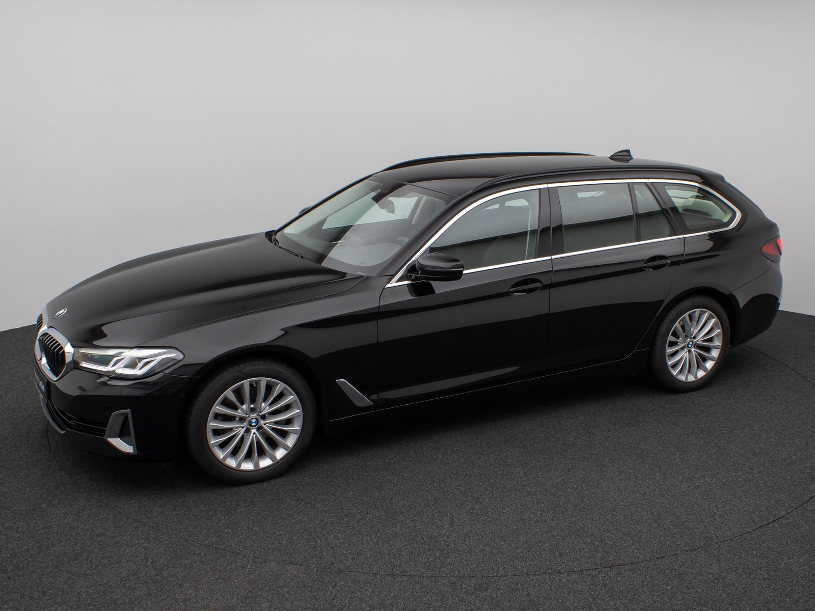 Fahrzeugabbildung BMW 520d Luxury Line Kamera DAB AHK Fernlichtassist