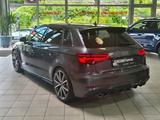 Audi S3 Sportback 2.0 TFSI quattro/Matrix/Bang&Olufs - Audi S3 mit Benzin-Antrieb: Schiebedach, Limousine