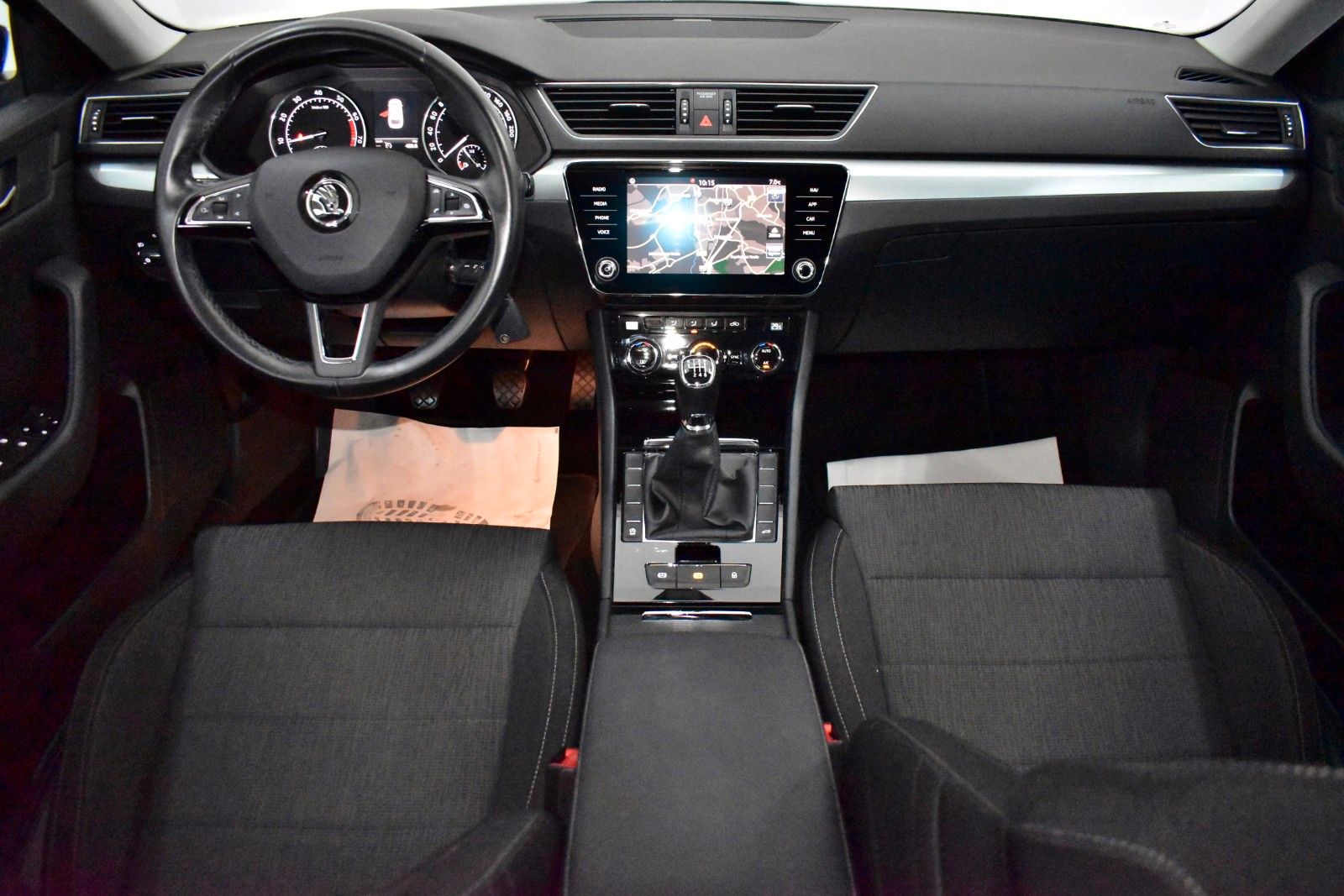 Fahrzeugabbildung SKODA Superb Combi Ambition T.Leder,Navi,Xenon,Kamera