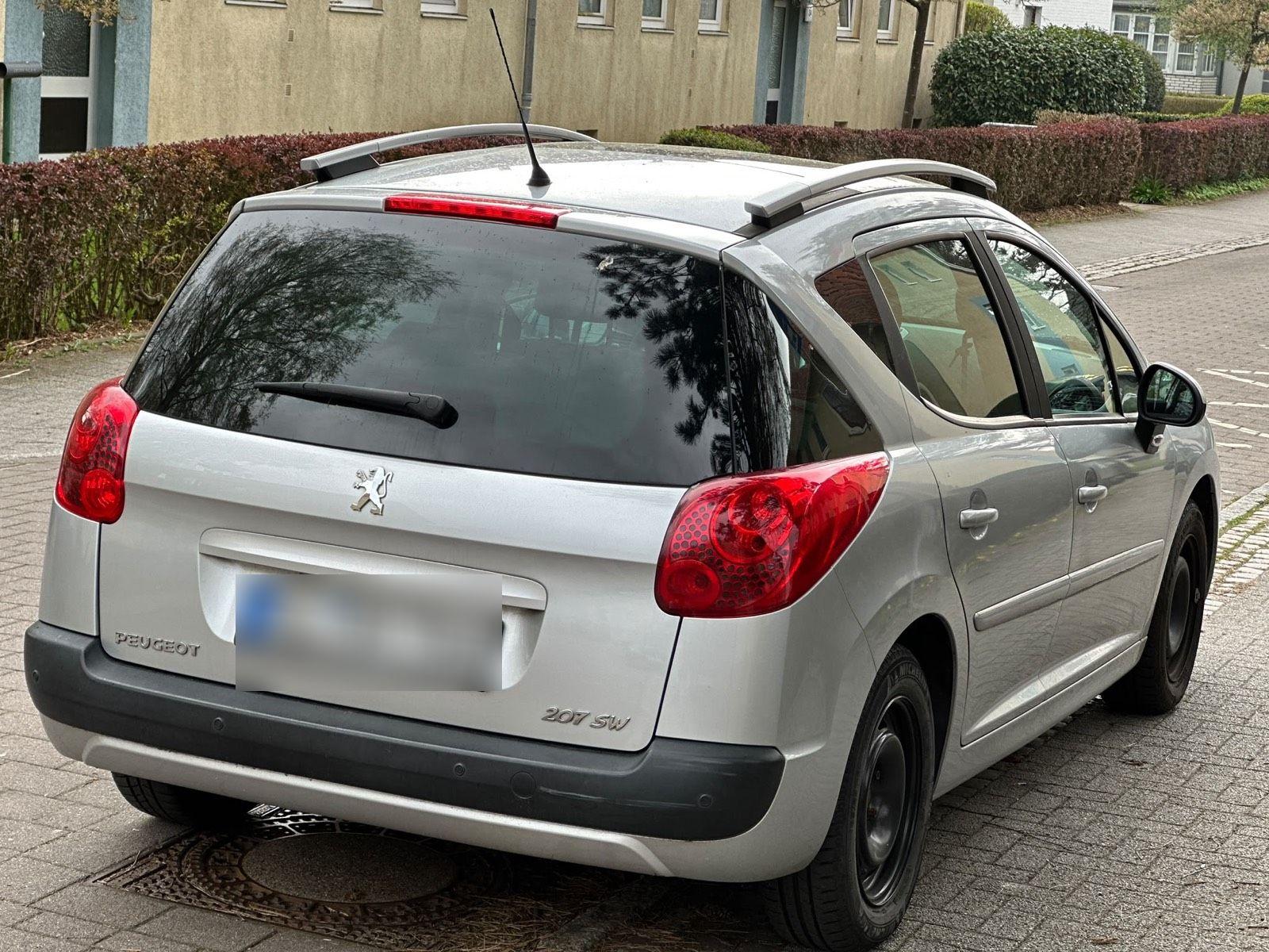 Peugeot 207 2011 — photo 8
