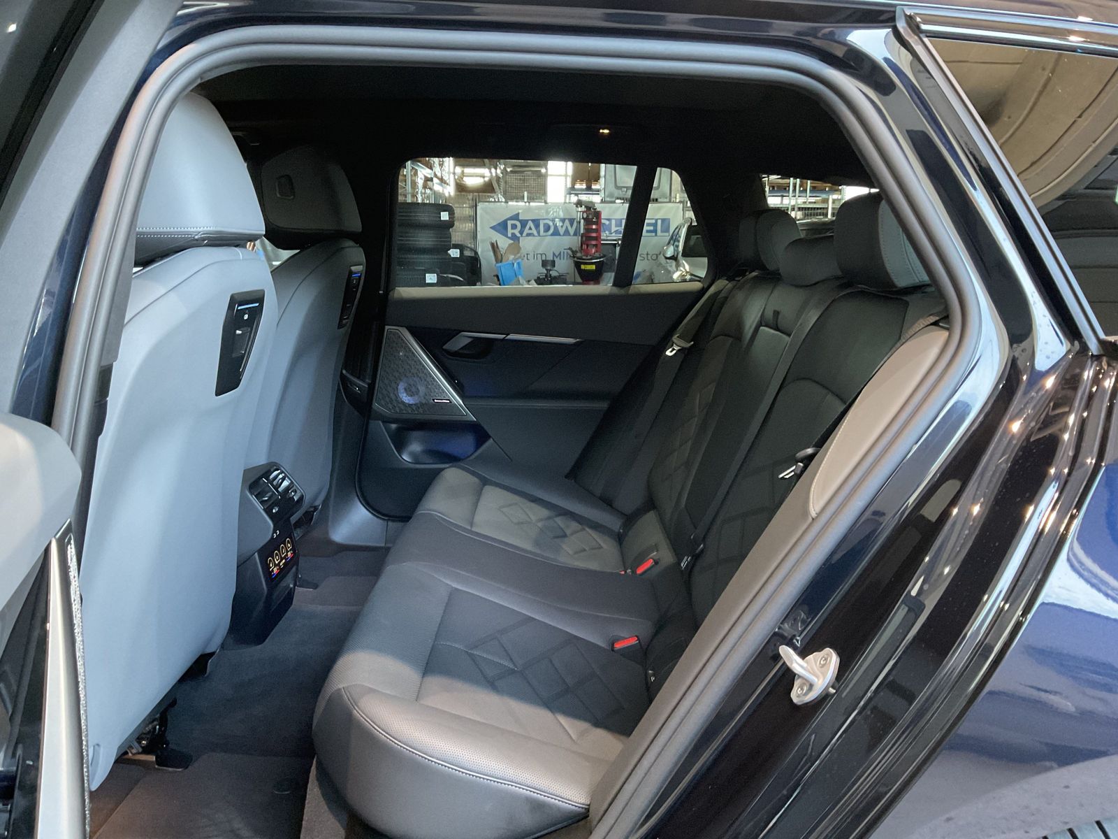 BMW i5 xDrive40 |20" M LMR |Komfortsitze |M Sportpak foto 9