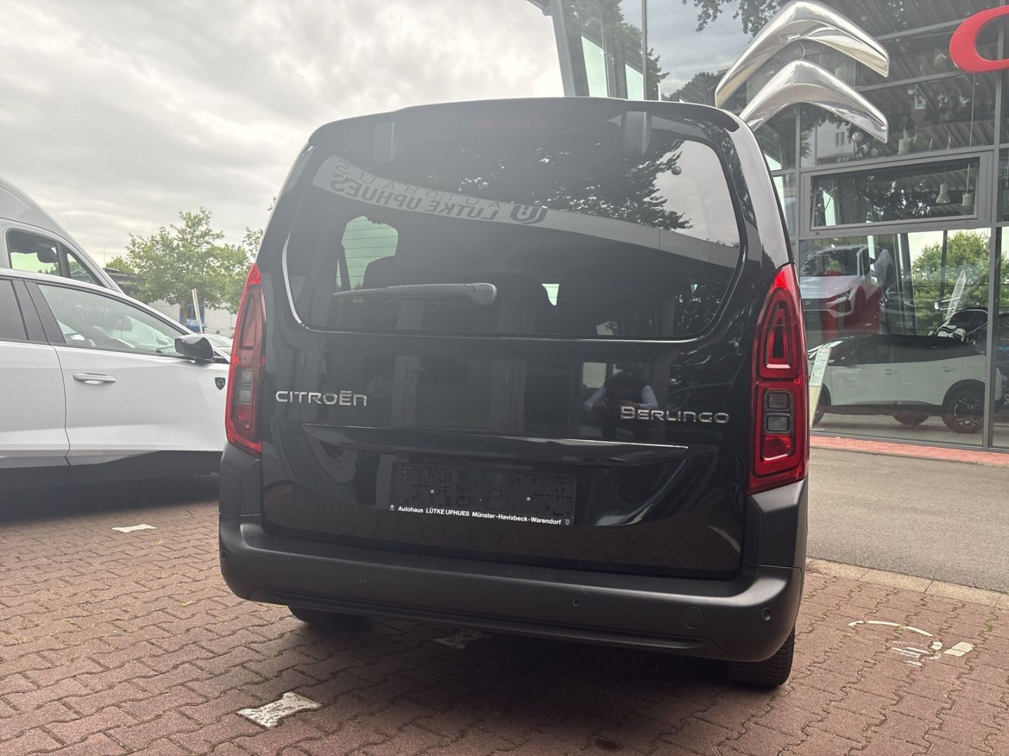 Fahrzeugabbildung Citroën Berlingo XL BlueHDi 130 EAT8 S&S Max Navi CarPla
