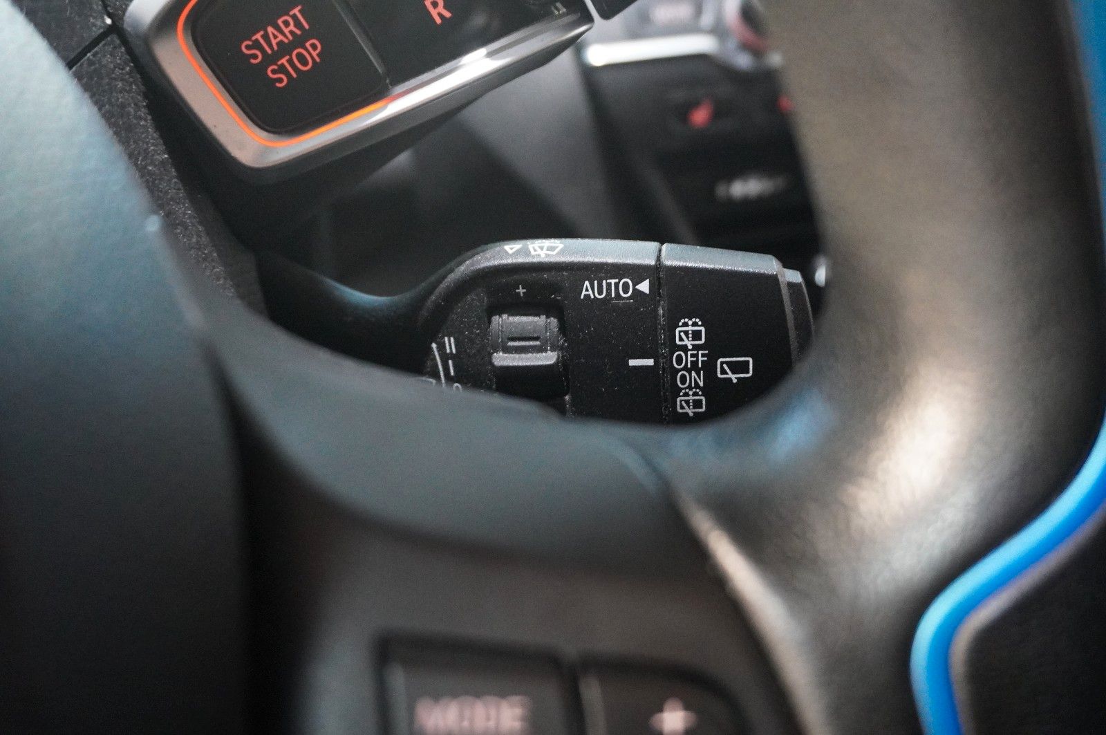 Fahrzeugabbildung BMW i3 120AH NAIVI/SPORT/WÄRMEP./LED/PDC/VIRT./SHZ