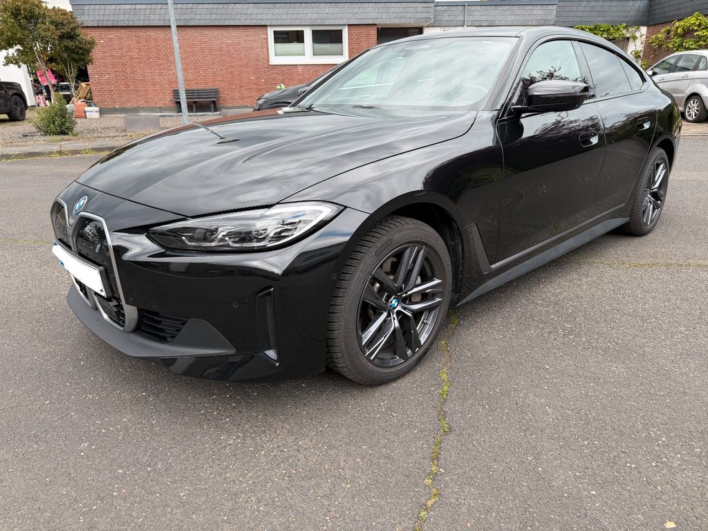 Image of BMW i4