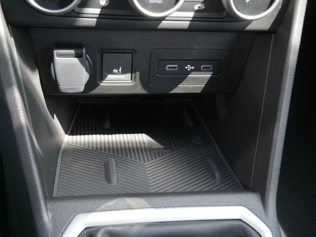 Fahrzeugabbildung Dacia Sandero Stepway Extreme TCe 110 NAVI LED 360°