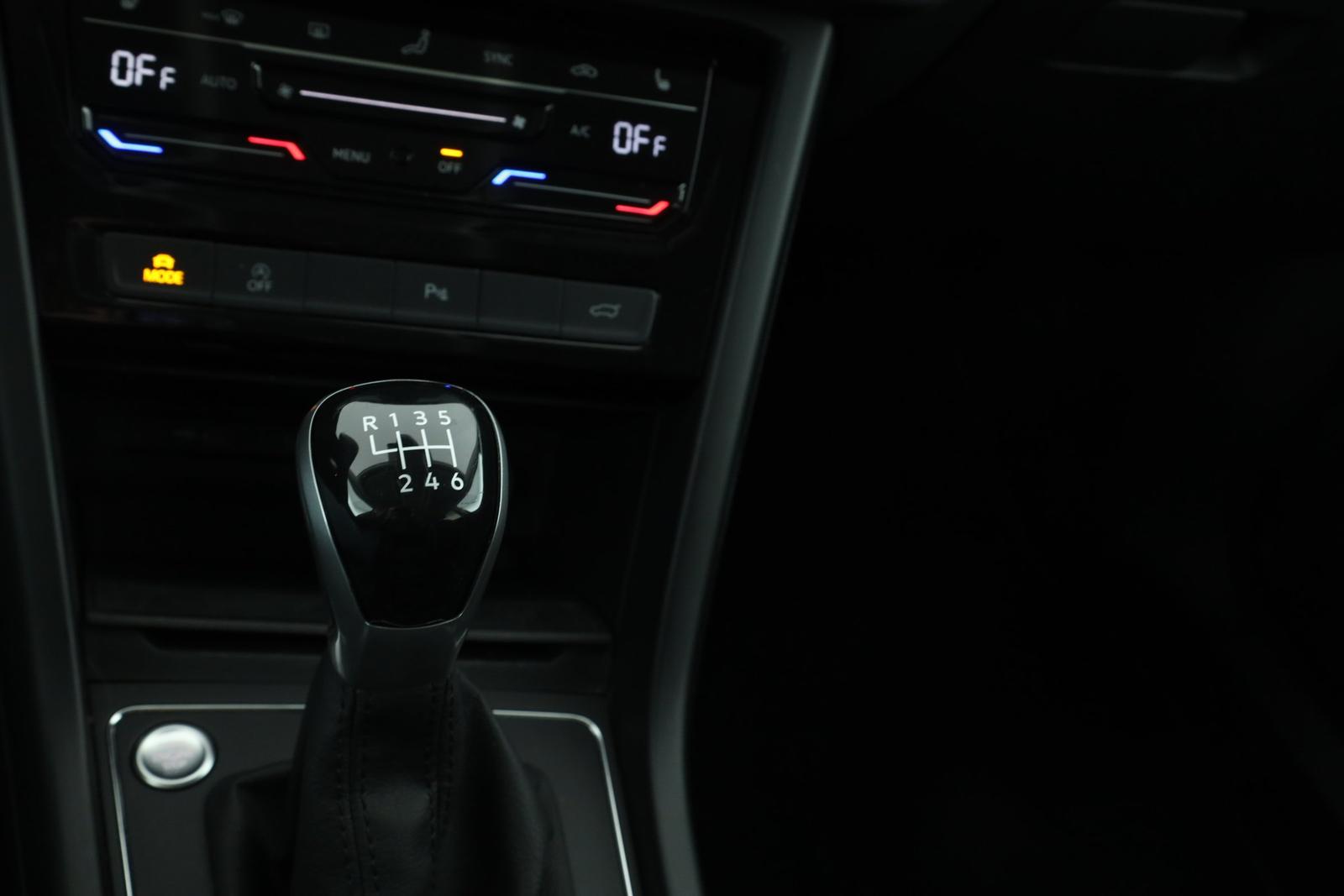 Volkswagen Touran 1.5 TSI Energy 7-SITZER NAVI SITZH., миниатюра 16