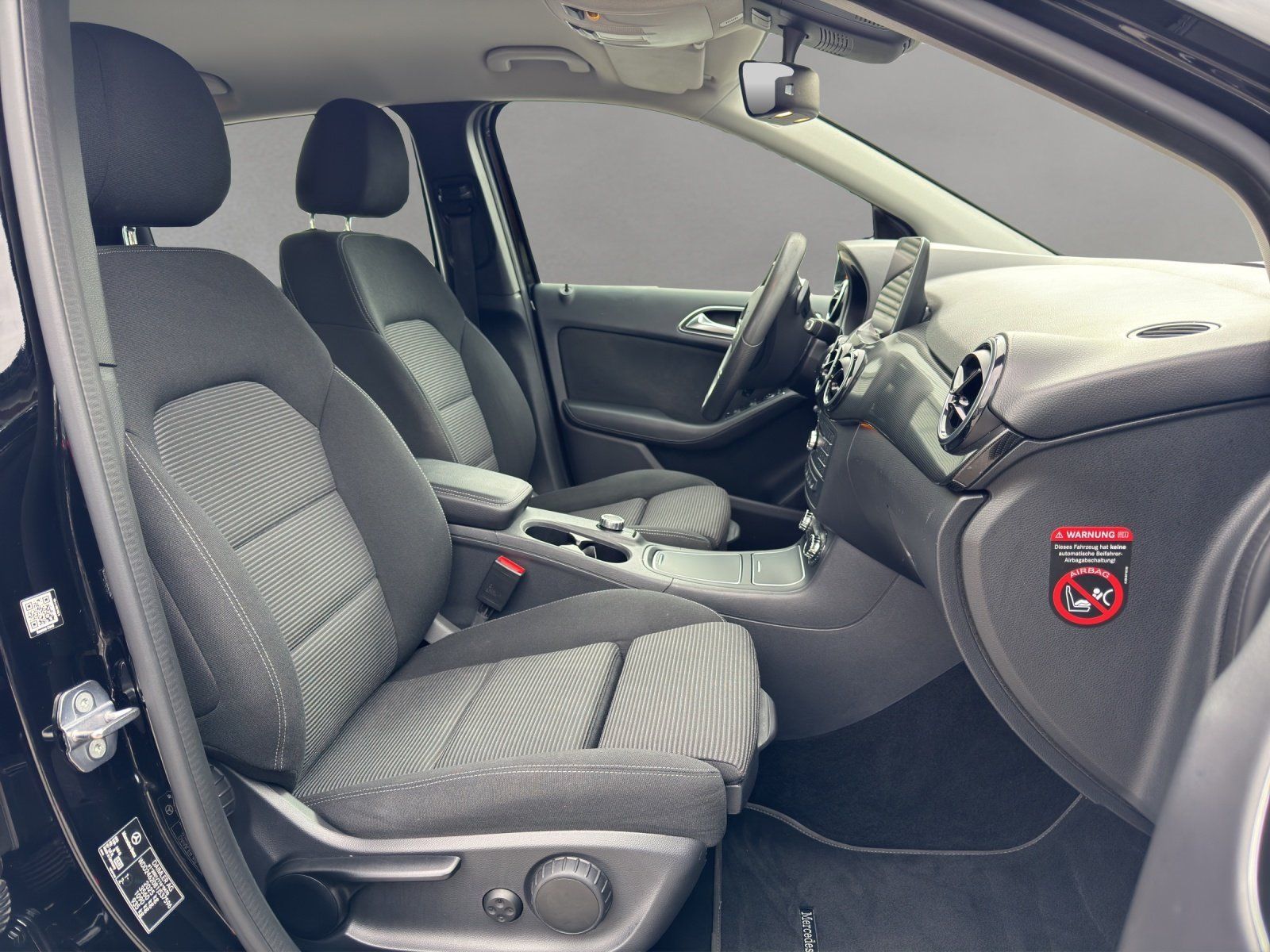 Fahrzeugabbildung Mercedes-Benz B 200 d 7G COMAND Totwinkel SHZ SpiegelPkt PTS