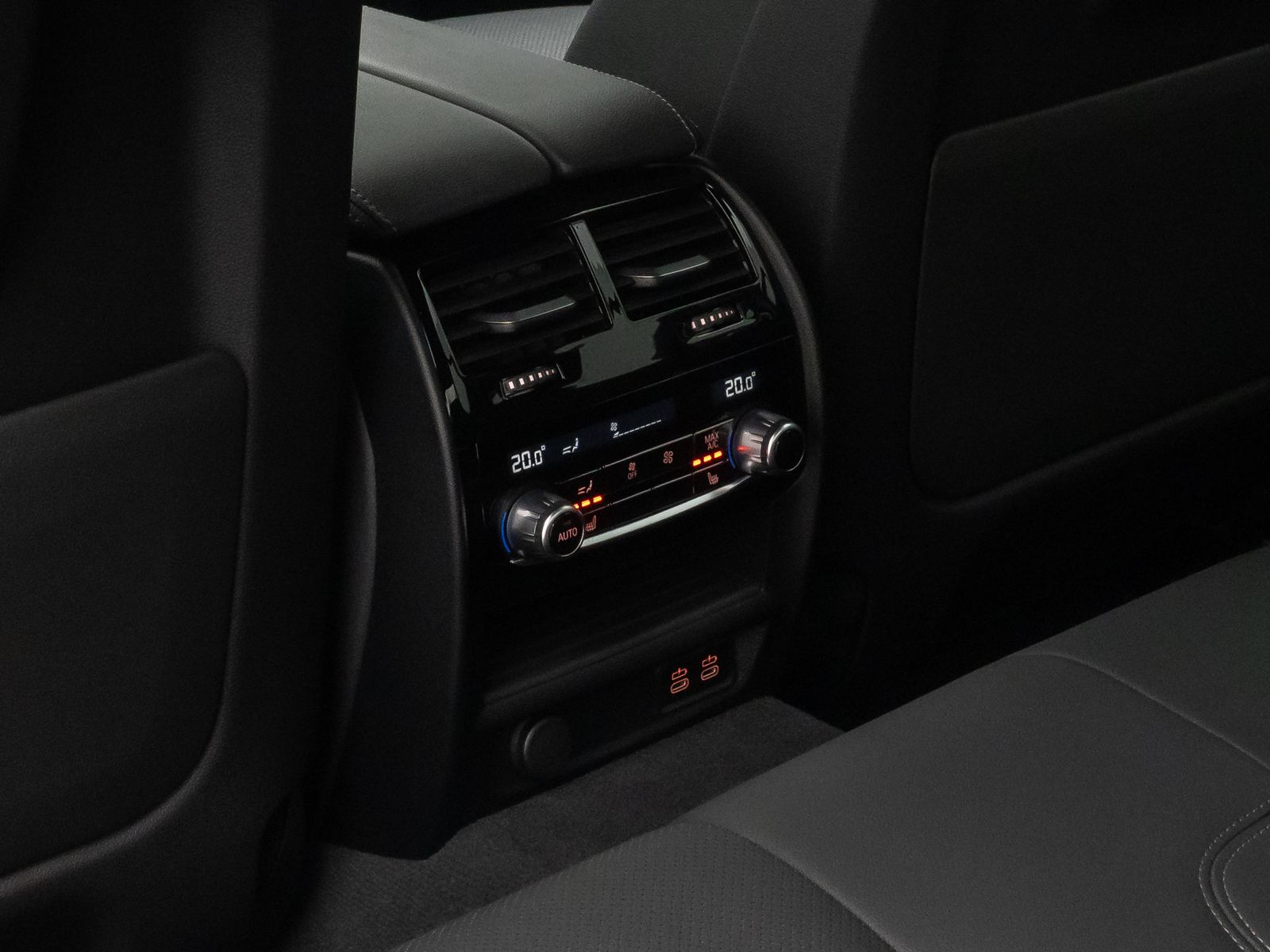 Fahrzeugabbildung BMW 540i xD M Sport H/K Kamera HUD DAB Standhzng AHK