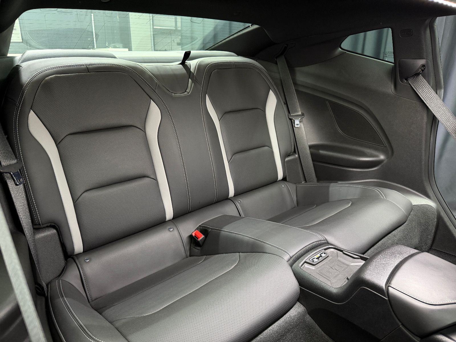 Fahrzeugabbildung Chevrolet Camaro Coupé V8|SCHALTER|RECARO|DEUTSCHES FZG|