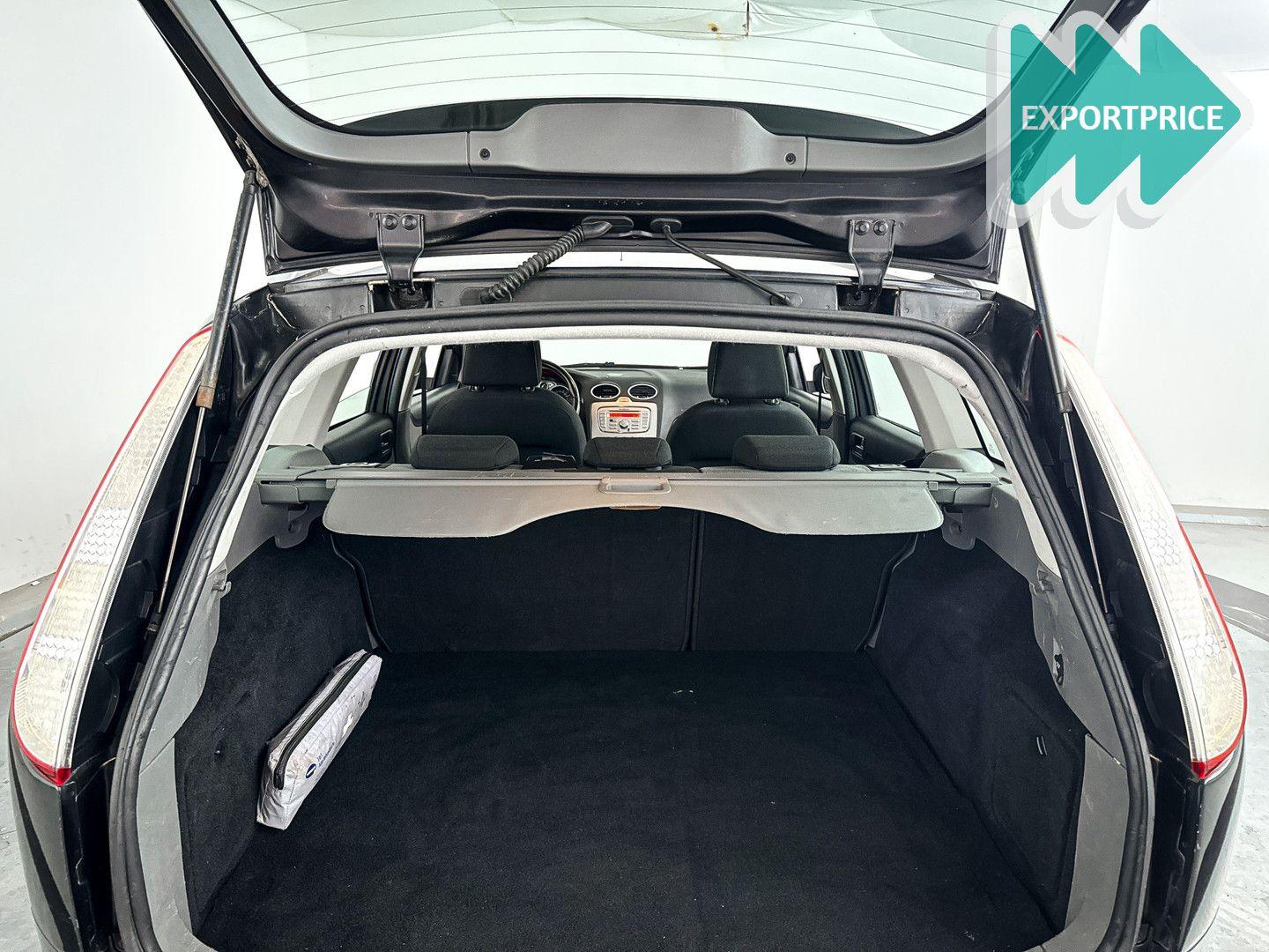 Ford Focus 2009 — photo 12