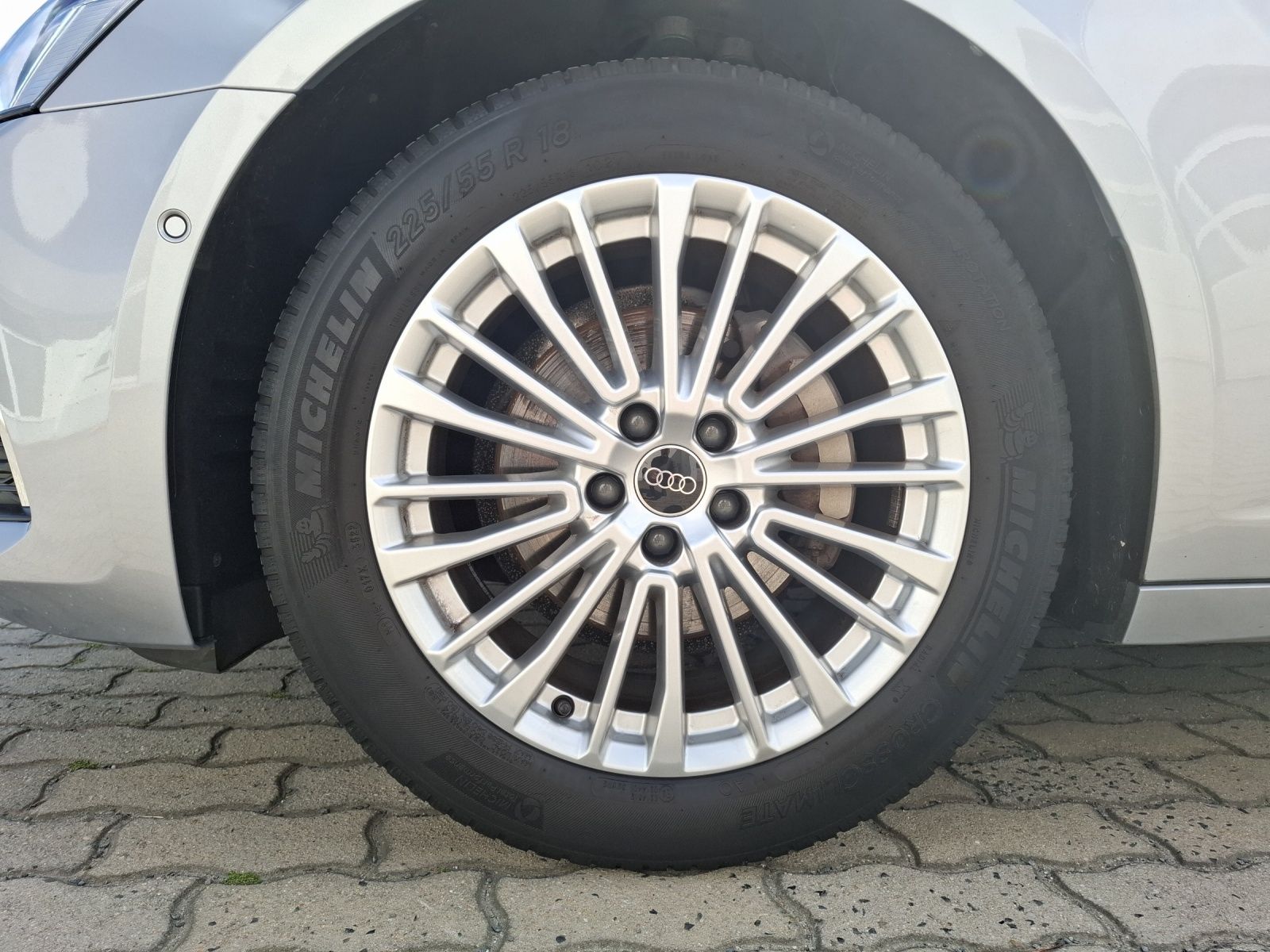 Fahrzeugabbildung Audi A6 Avant 40 TDI quattro design S-tronic  Matrix