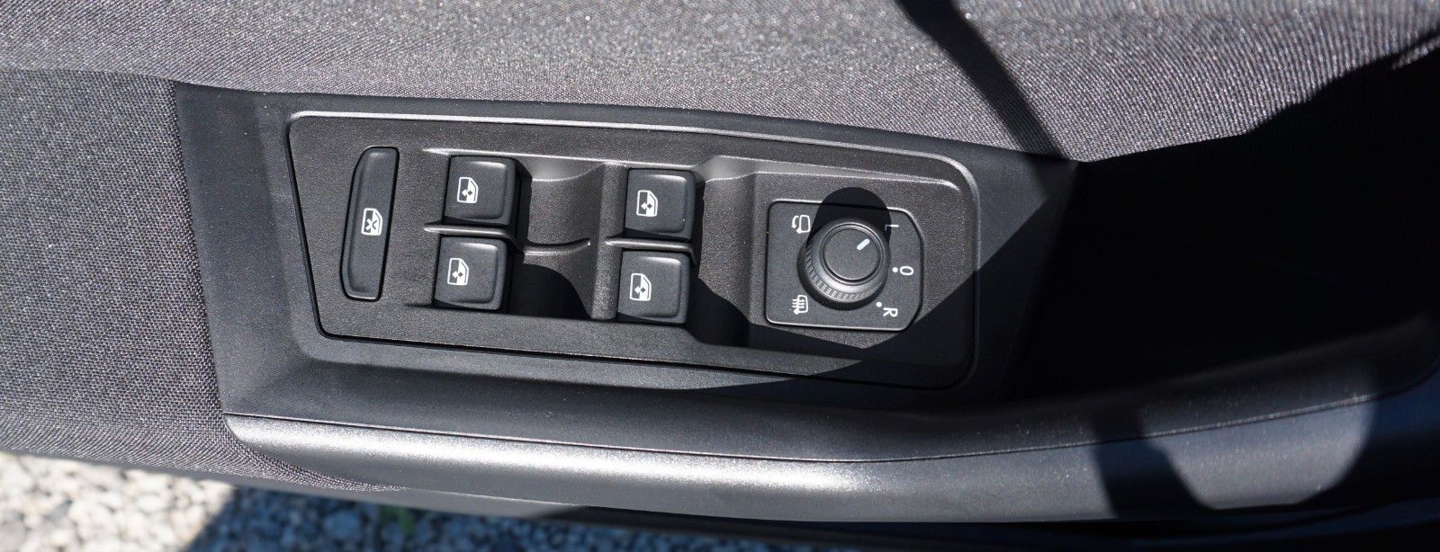 Fahrzeugabbildung Volkswagen T-Roc Life Navi,LED,Park/Lane Assist,SH