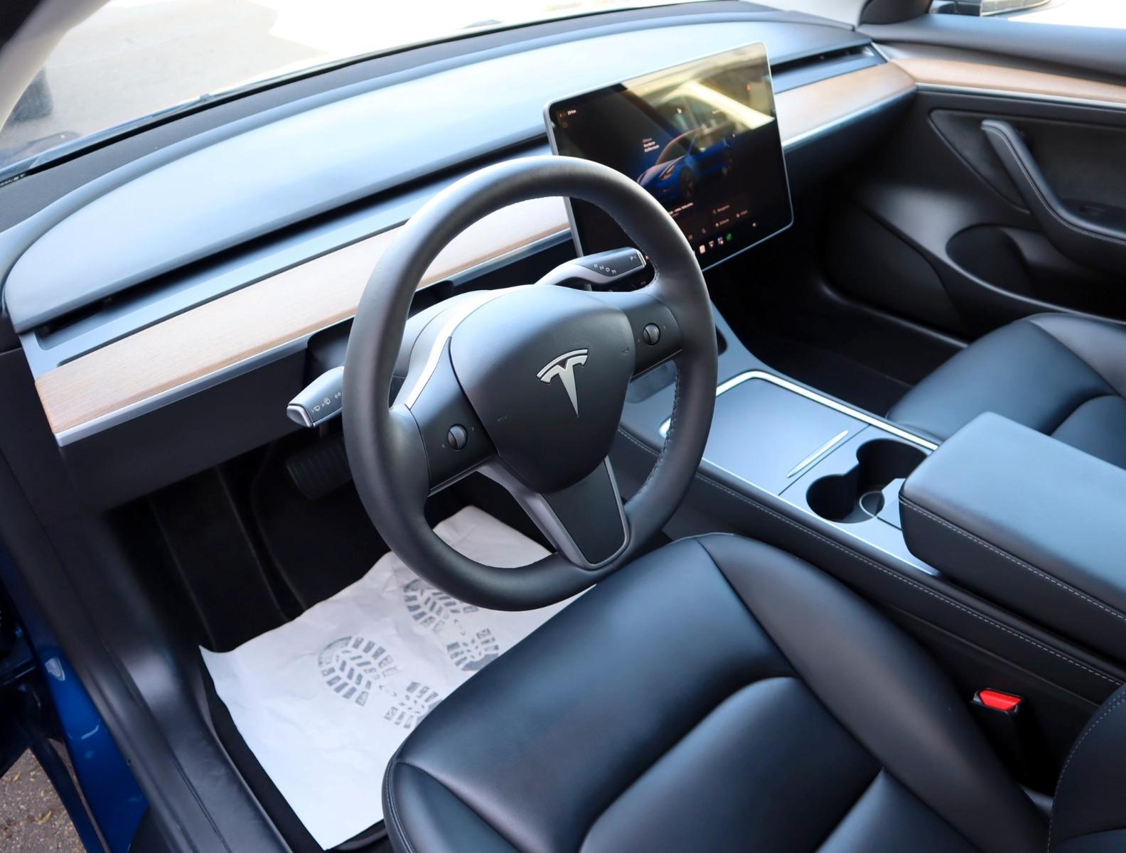 Tesla Model 3 Long Range Allrad /SHZ /2-Zonen-Klima