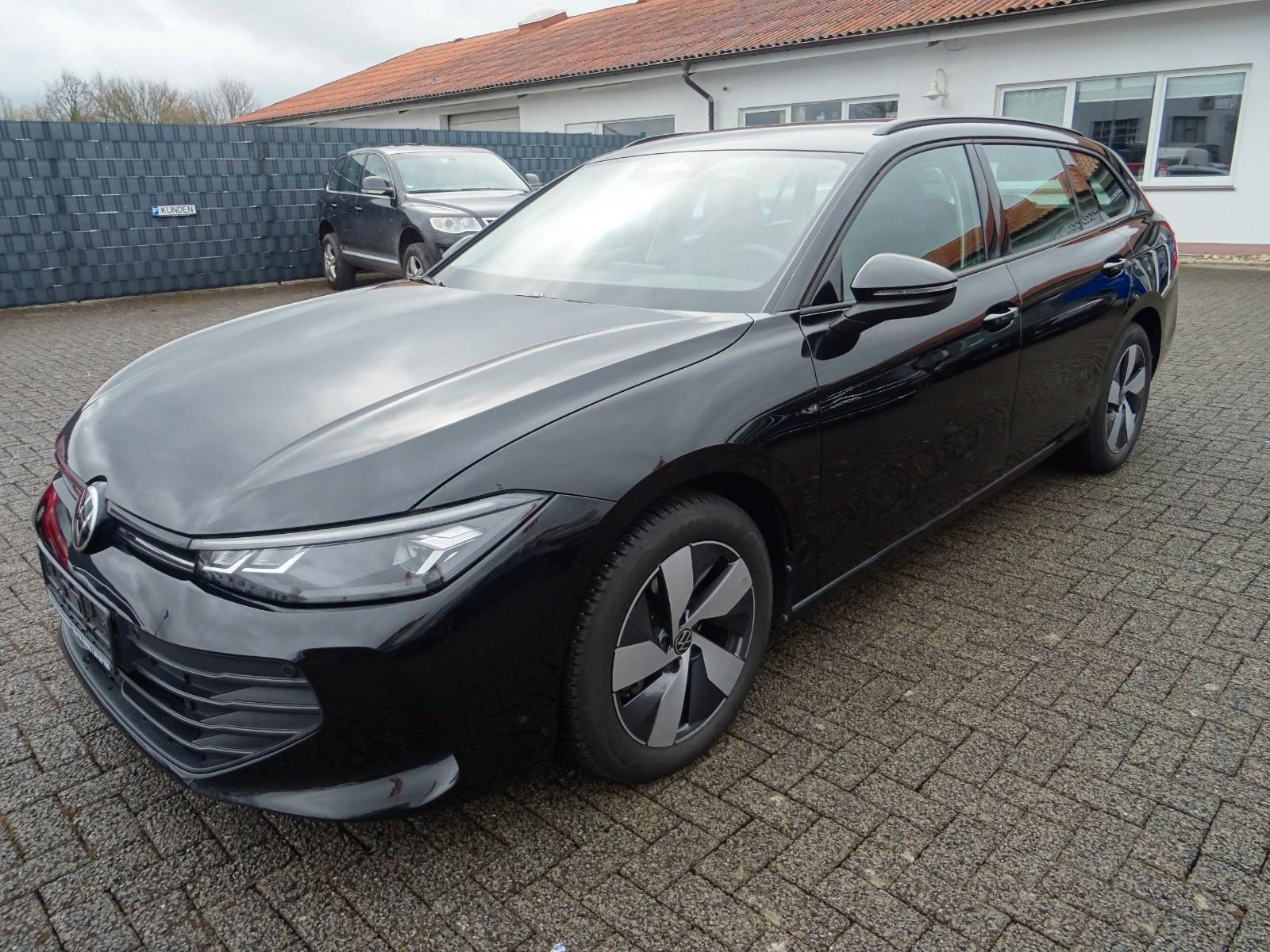 Volkswagen Passat Variant 1.5 eTSI 110 kW DSG LED PDC SHZ