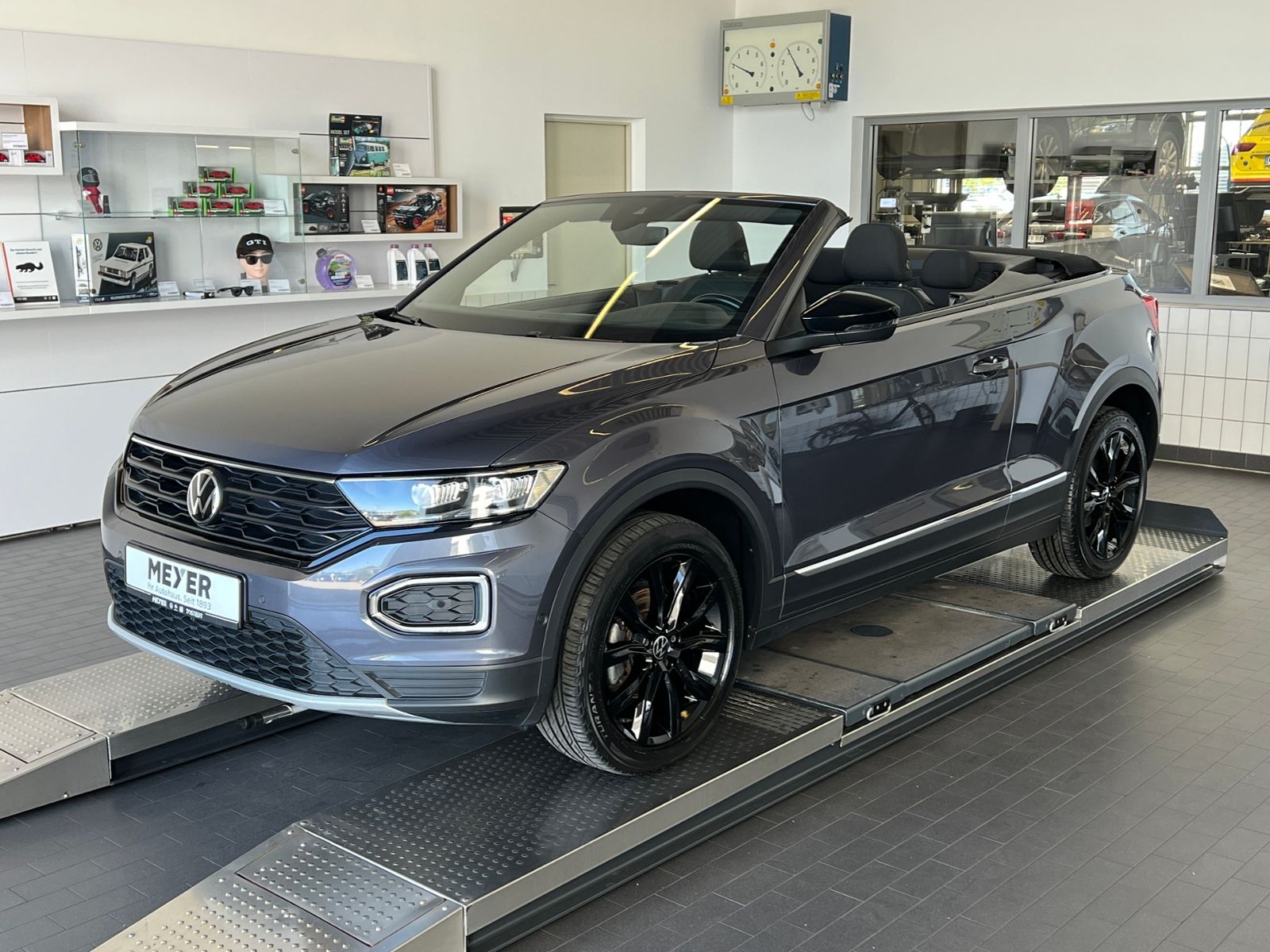 Fahrzeugabbildung Volkswagen T-Roc Cabriolet Style 1.5 TSI DSG *BlackStyle,AH