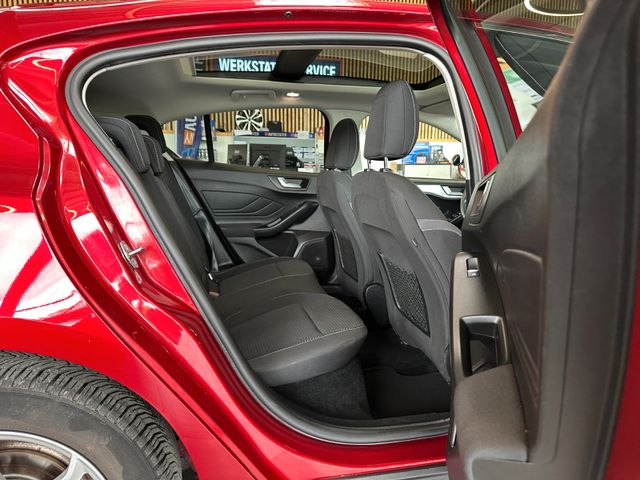 MYAUTOCENTER – Gebraucht- und Jahreswagen mit Werkstattservice in Pfaffenhofen Ford Focus Lim. *Pano*Kamera*AHK*LED*