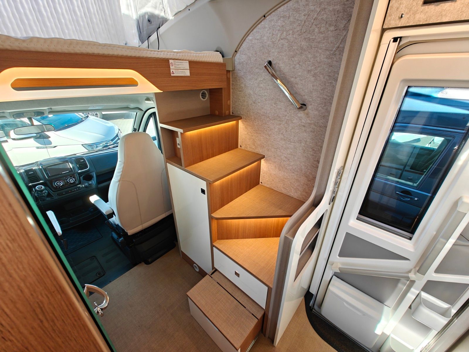 Fahrzeugabbildung Bürstner Lyseo TD Gallery 649 G Harmony Line - Backofen!