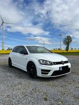 Volkswagen Golf 7 R   2.0 TSI - Volkswagen Golf mit Benzin-Antrieb: Kleinwagen, 2.0