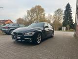 BMW 320i Touring Automatik Xenon/AHK/SHZ/PDC/8 Fach - BMW 320: Kombi, 320i