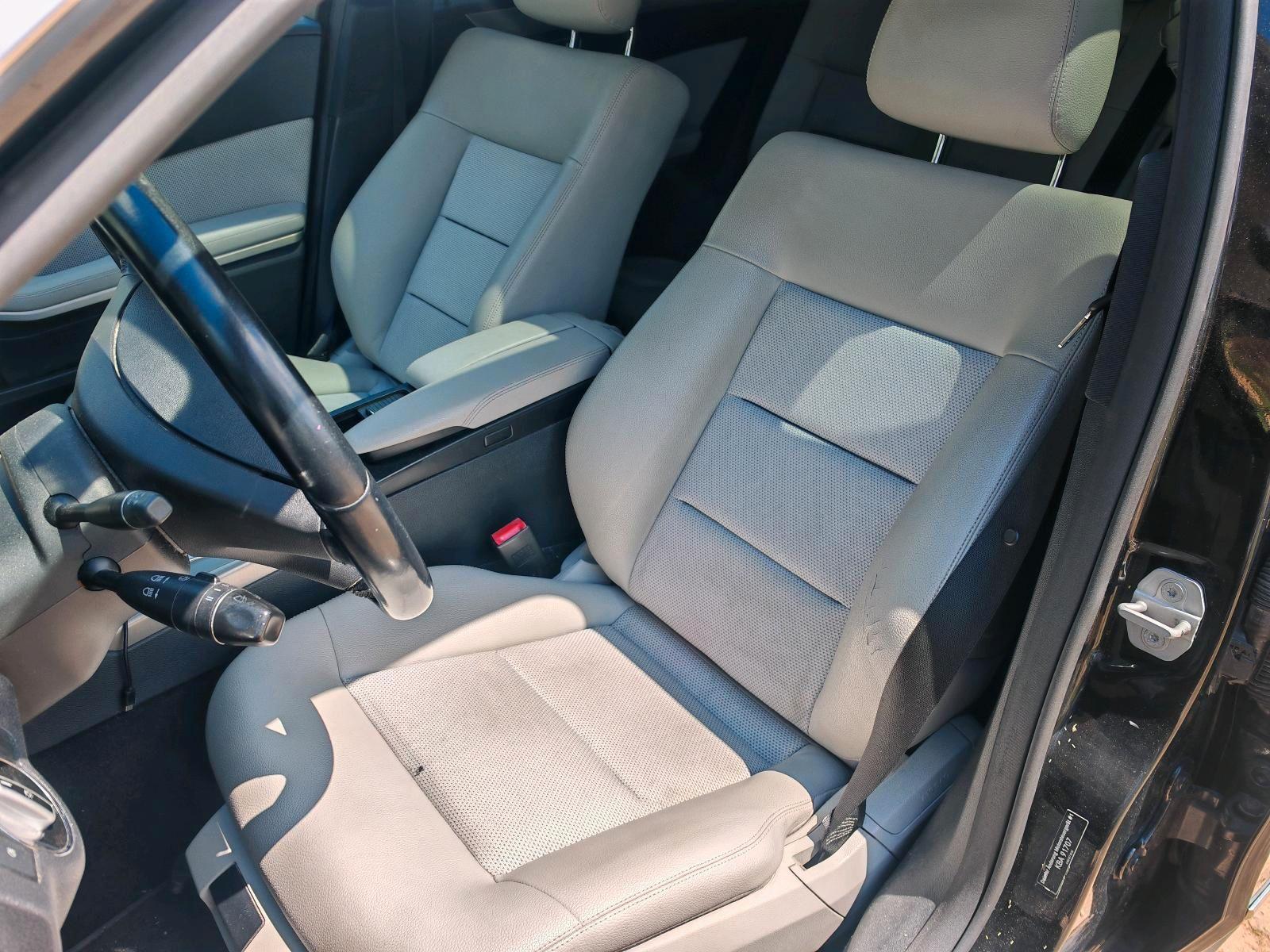 Mercedes-Benz E200 2010 — photo 11