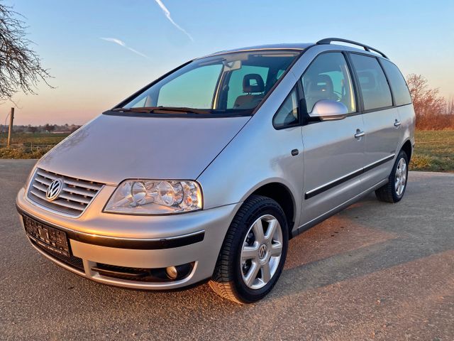 Volkswagen Sharan 2.0TDI Org 10.000KM Navi SHZ AHK 7 Sitzer