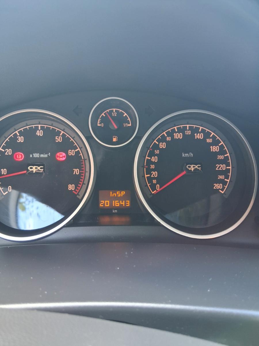 Opel Astra 2009 — photo 13