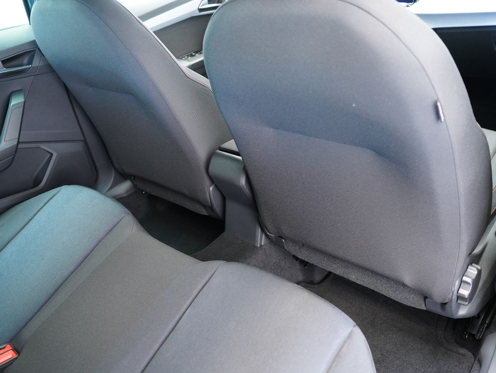 Fahrzeugabbildung SEAT Arona 1.0 TSI FR LED/ACC/KAMERA/VIRTUAL/18"