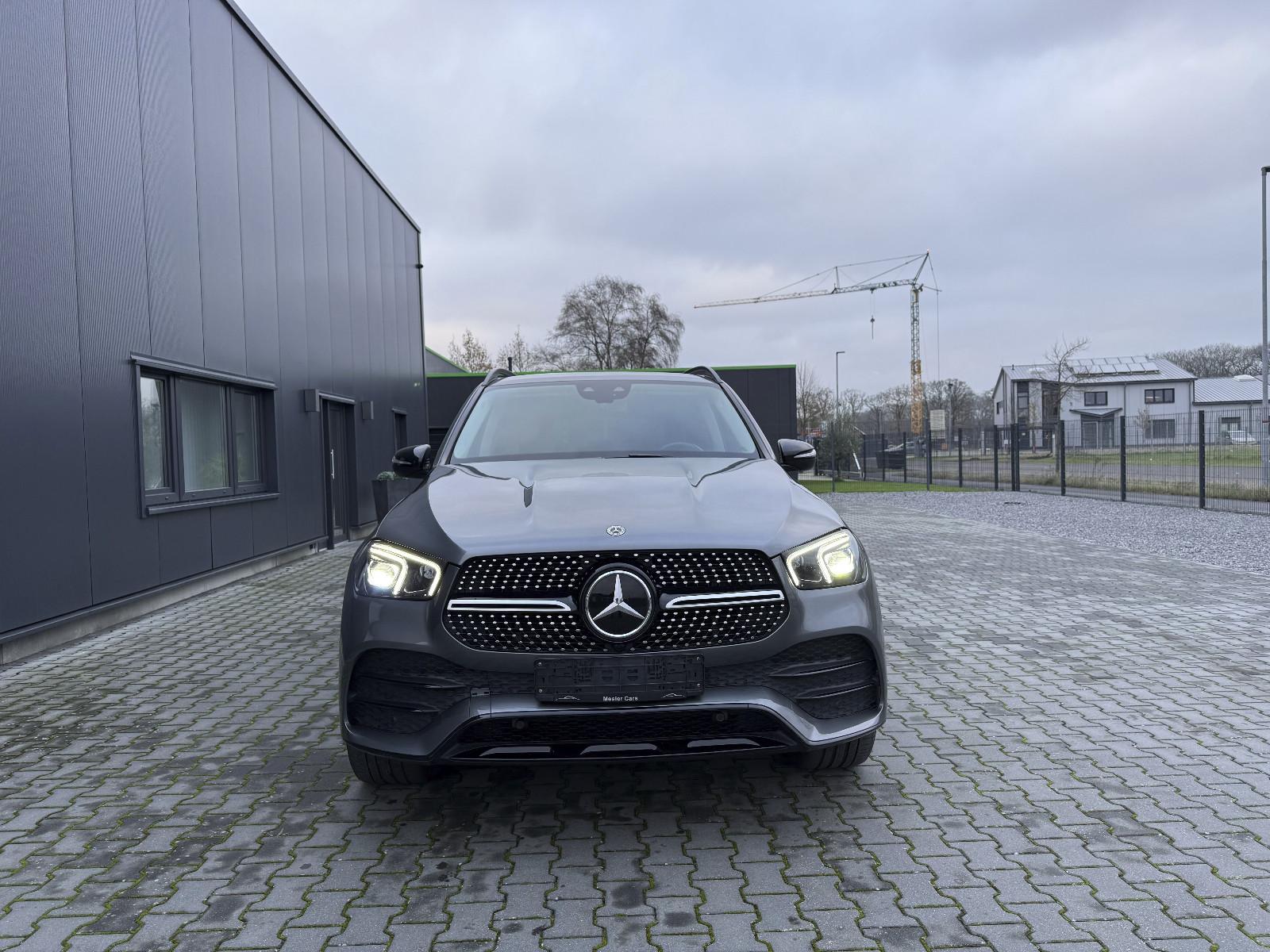Mercedes-Benz GLE 300 d 4Matic,AMG-Line,Distronic,1Hand,LED