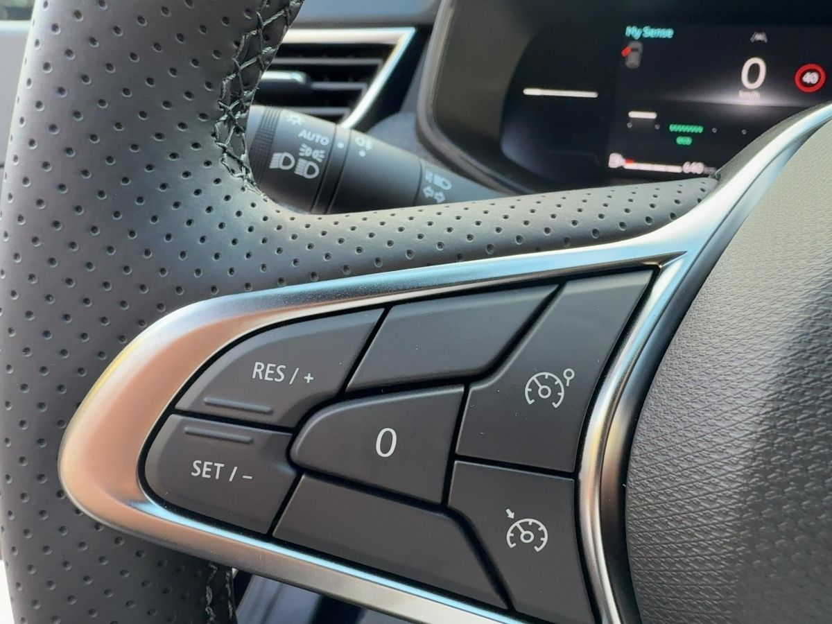 Fahrzeugabbildung Renault Clio Techno TCe 90 SHZ*360 KAMERA*GJR