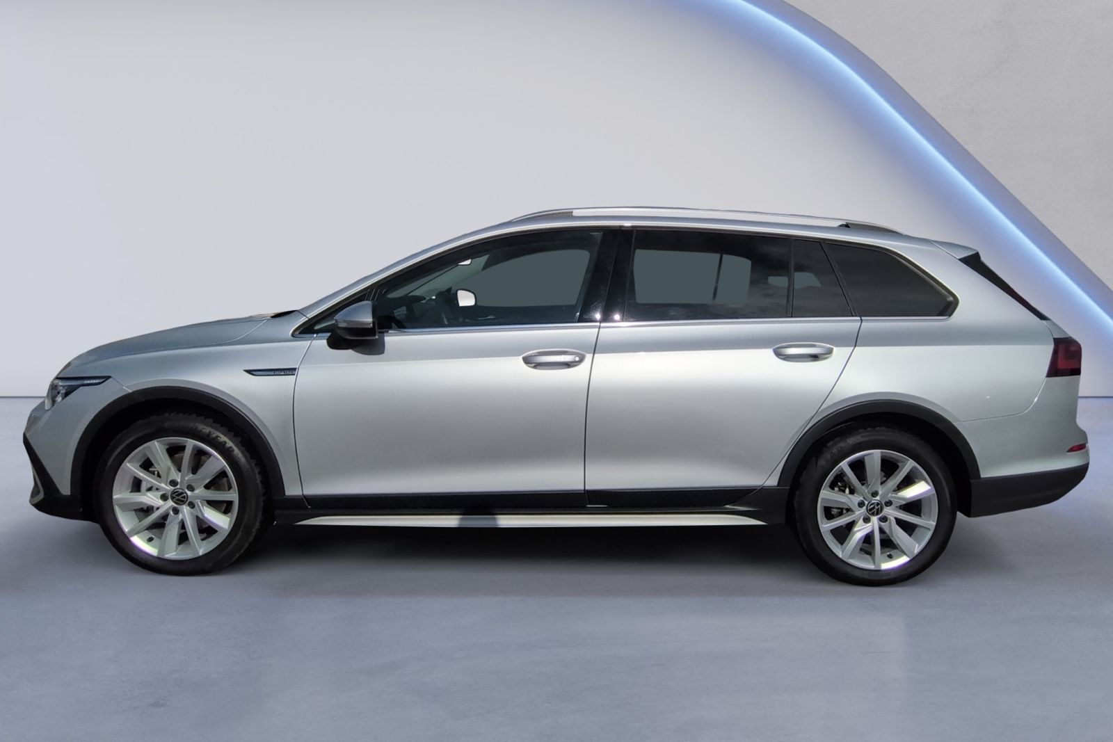 Golf VIII Alltrack 2.0 TDI DSG KAMERA+PANO+STHZ