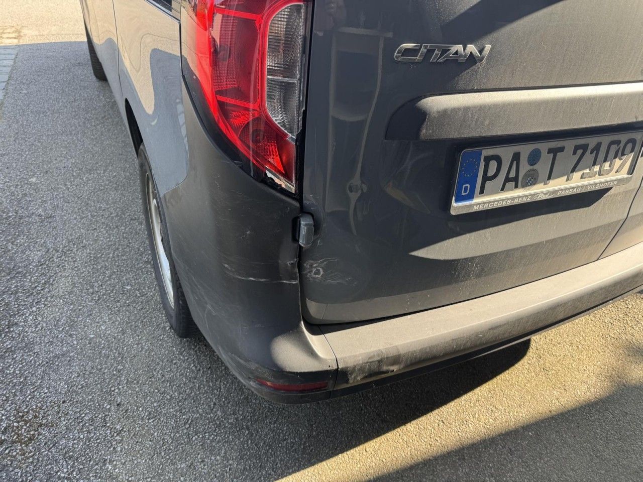 Fahrzeugabbildung Mercedes-Benz Citan Kasten 112 CDI standard (420.633)
