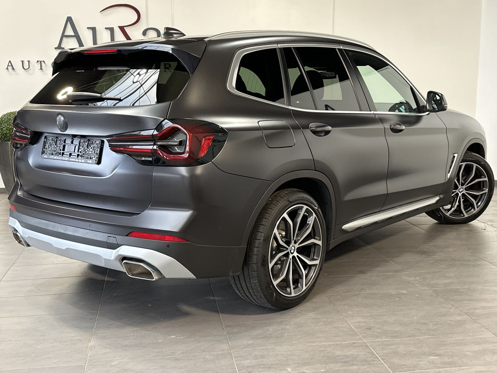 Fahrzeugabbildung BMW X3 xDrive20d NAV+LASER+HEADUP+INDIVIDUAL+20ZOLL