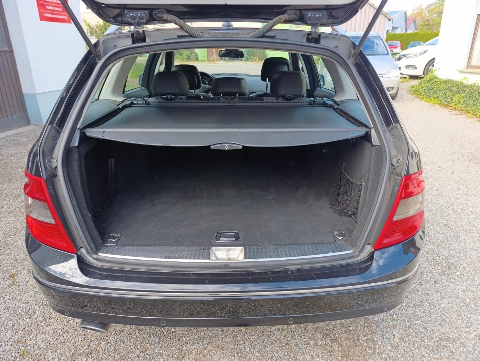 Mercedes-Benz C220 2011 — photo 7