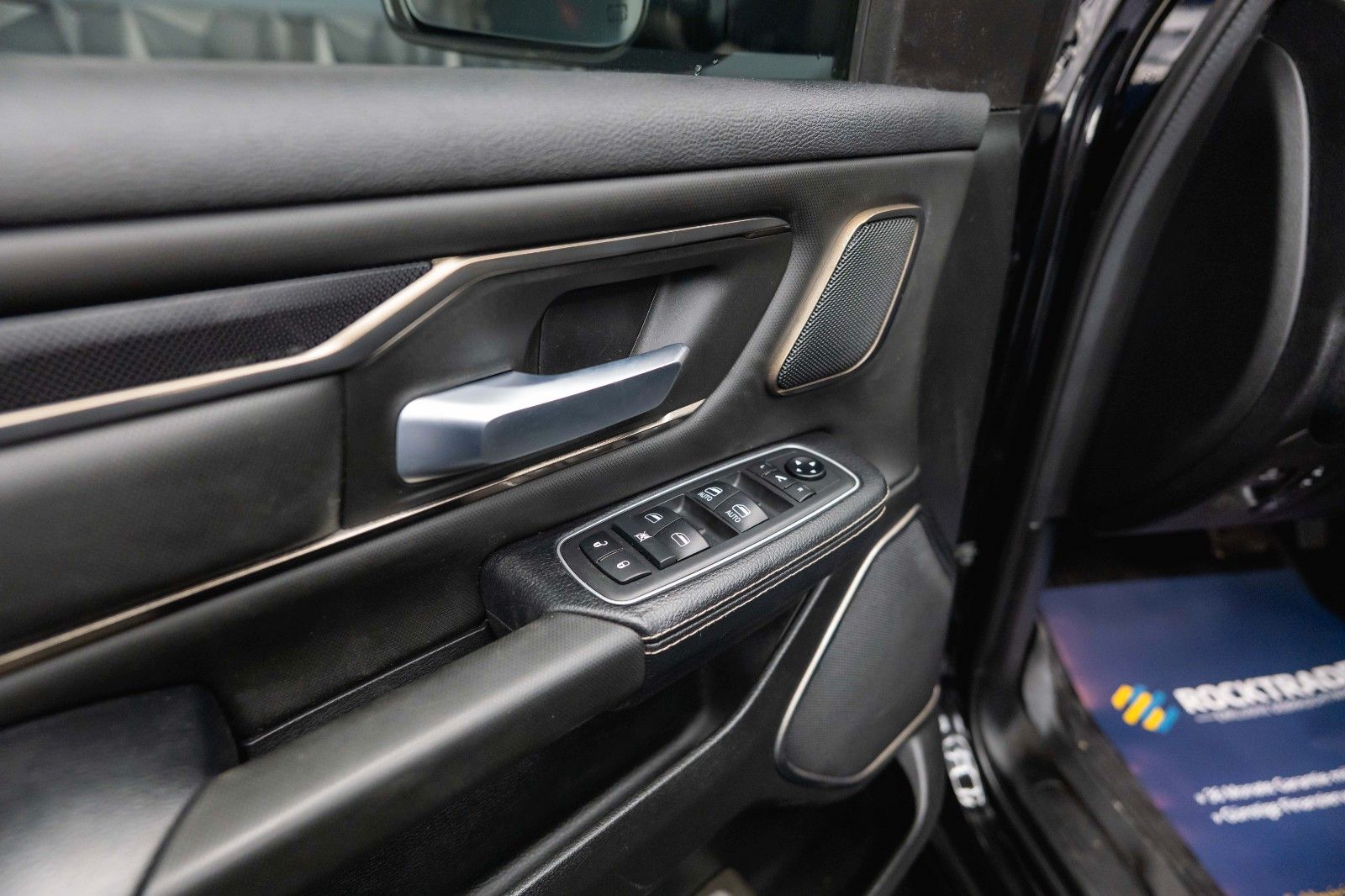 Fahrzeugabbildung Dodge RAM 5.7 V8 HEMI 4x4 NIGHT LARAMIE *Pano*RAMBOX*