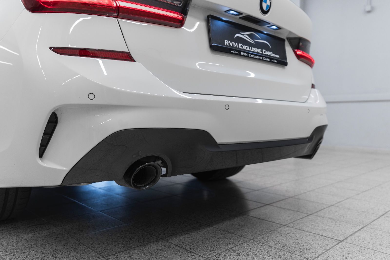 Fahrzeugabbildung BMW 320d Touring  M Sport PDC SZH