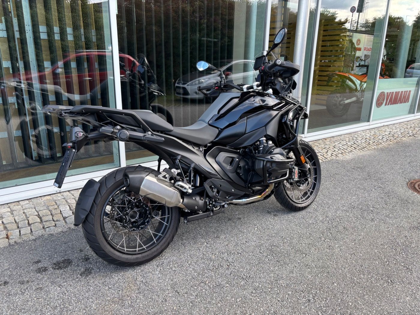 Fahrzeugabbildung BMW R 1300 GS Triple Black