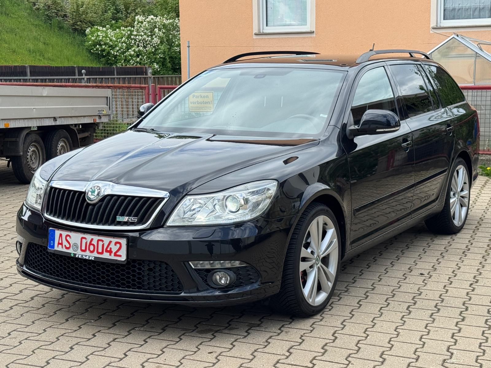 Skoda Octavia Combi RS BI-Xenon Leder Navi 18 Zoll