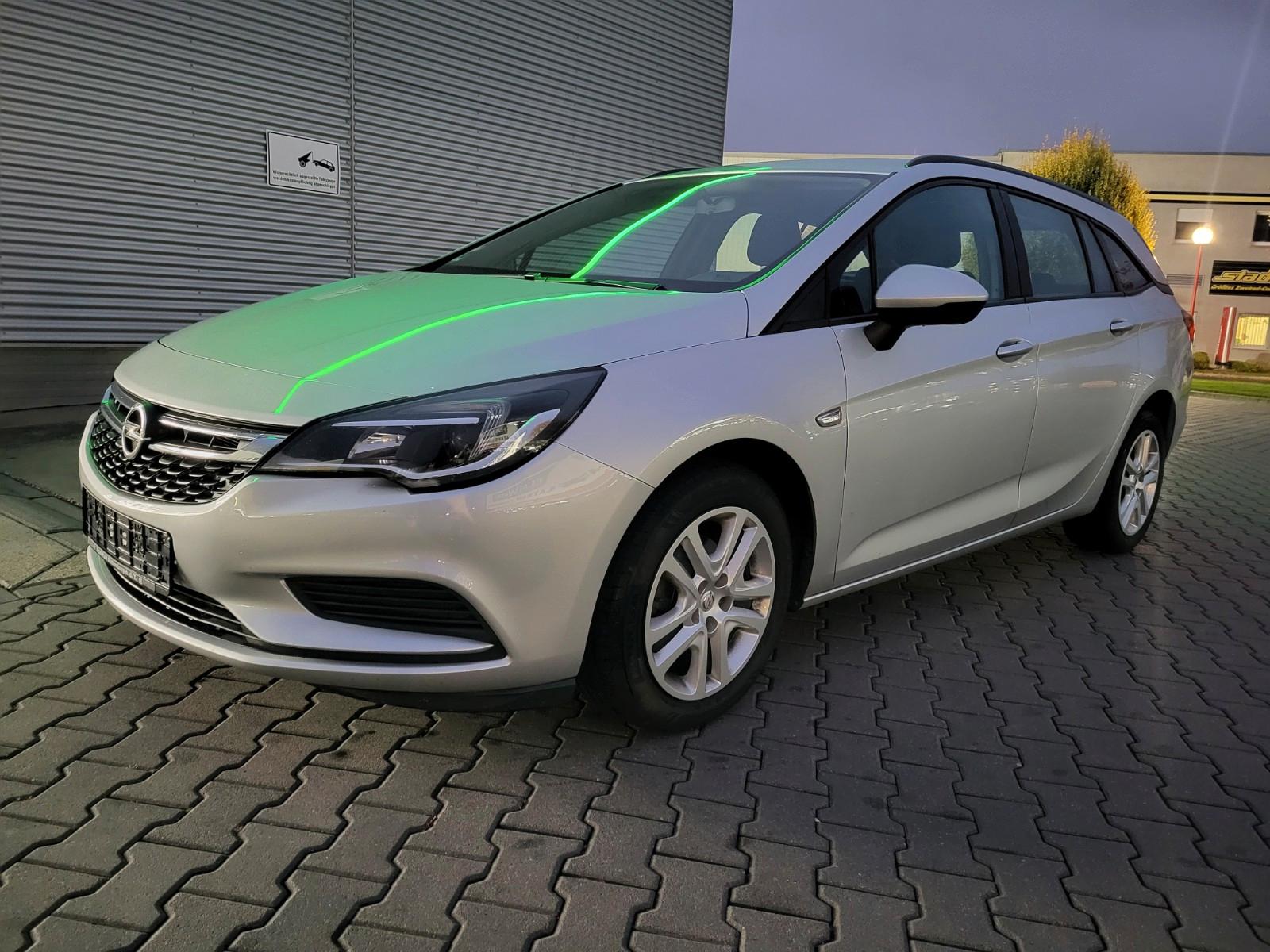 Opel Astra.1.6.CDTI. Sports Tourer. NAVI. PDC.