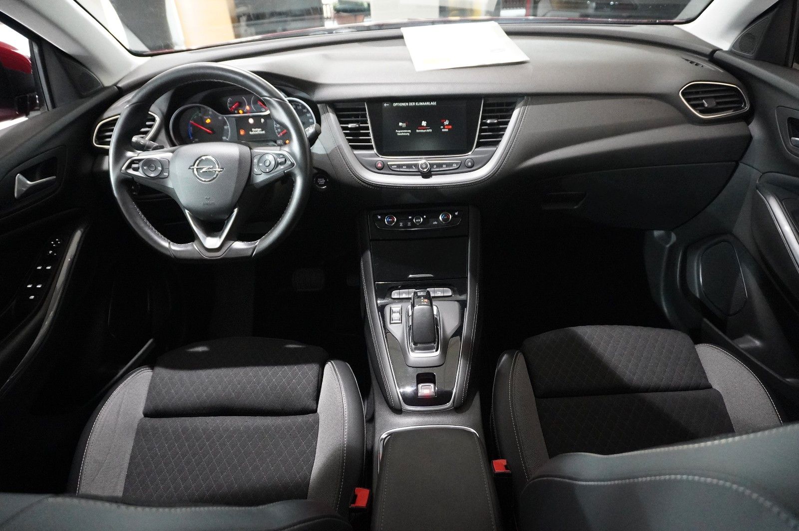 Fahrzeugabbildung Opel Grandland (X) 1.6 ELEGANCE HYBRID NAVI/SH/KAMERA