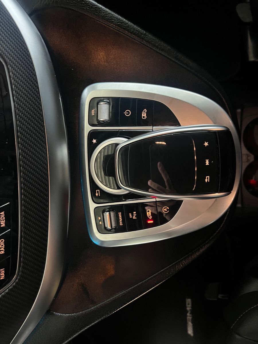 Fahrzeugabbildung Mercedes-Benz V 250 d EDITION AMG LINE kompakt *7.SITZER*