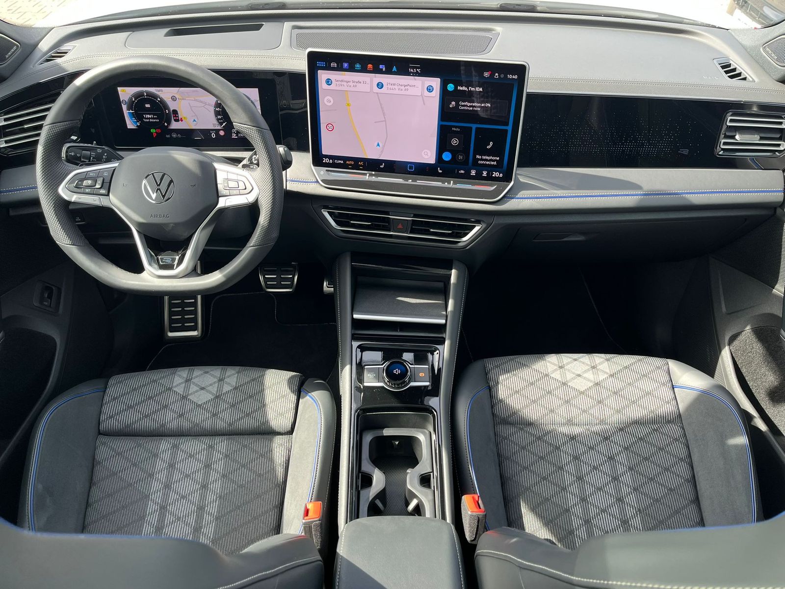 Изображение автомобиля Volkswagen Tiguan 2.0 TDI 4M R-Line PANO*H&amp;K*AHK*MATRIX*20"