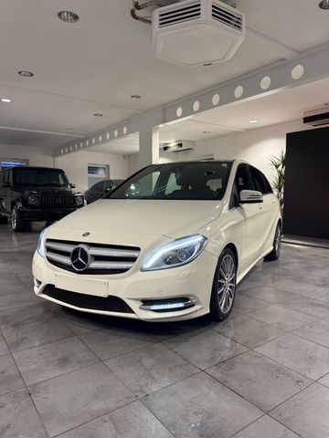 Mercedes-Benz B 220d AMG *Pano*Kamera*Navi*ILS*Totwinkel*SHZ