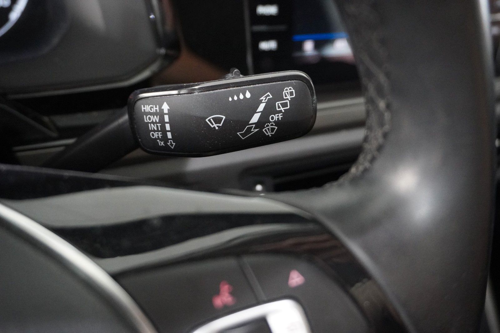 Fahrzeugabbildung Volkswagen Polo VI 1.0 TSI COMFORTLINE LED/KLIMA/SHZ/USB