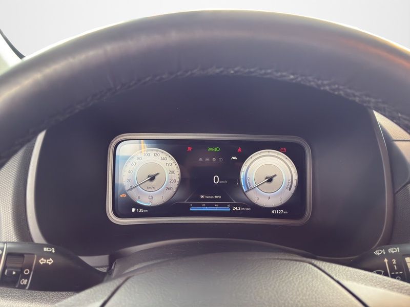 Fahrzeugabbildung Hyundai KONA EV SELECT KAMERA PDC ACC SITZHZG