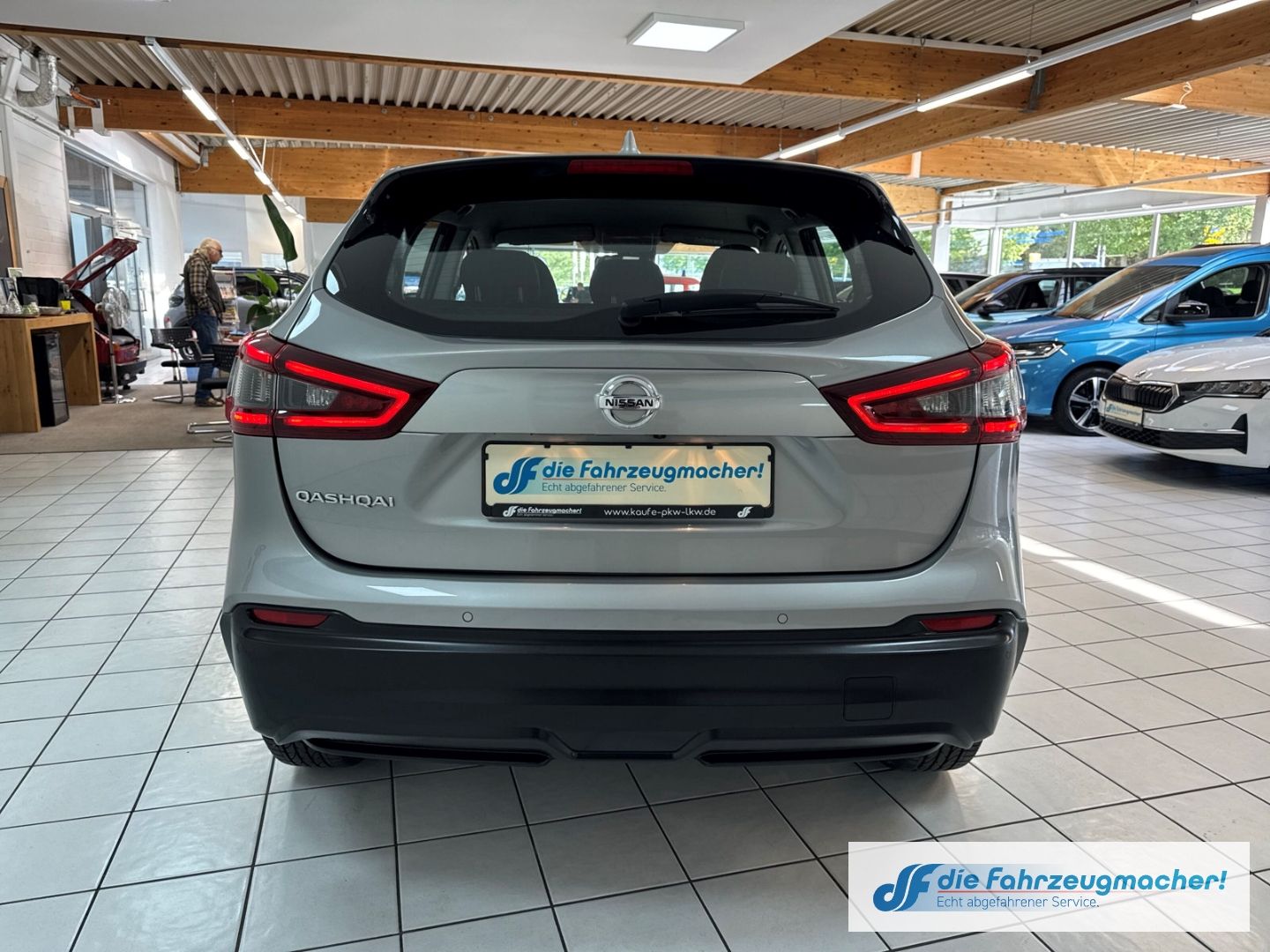 Fahrzeugabbildung Nissan Qashqai Shiro Navi Mehrzonenklima DAB SHZ Spurha