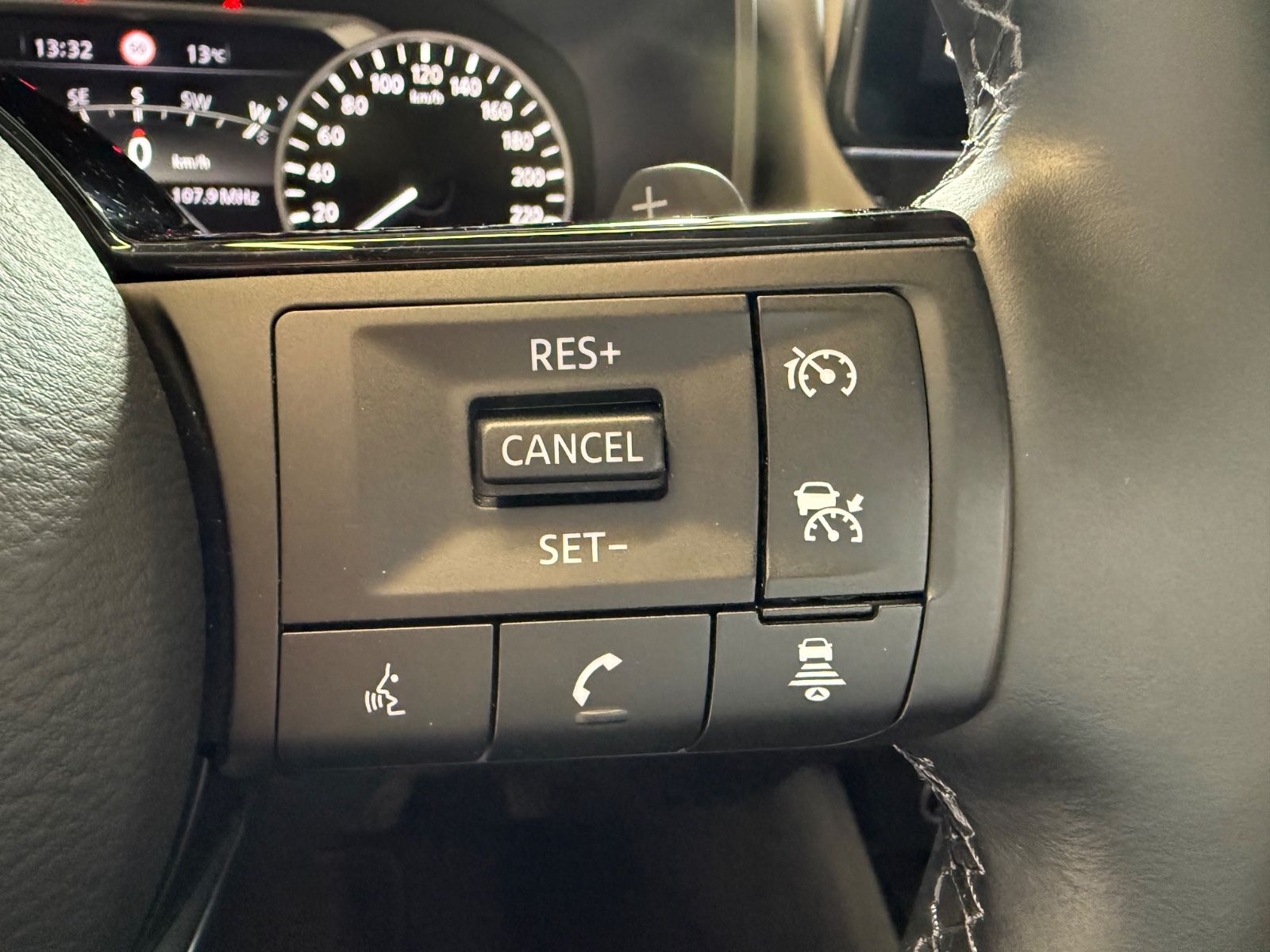 Fahrzeugabbildung Nissan Qashqai Acenta 360° Kamera Navi, Winterpaket.