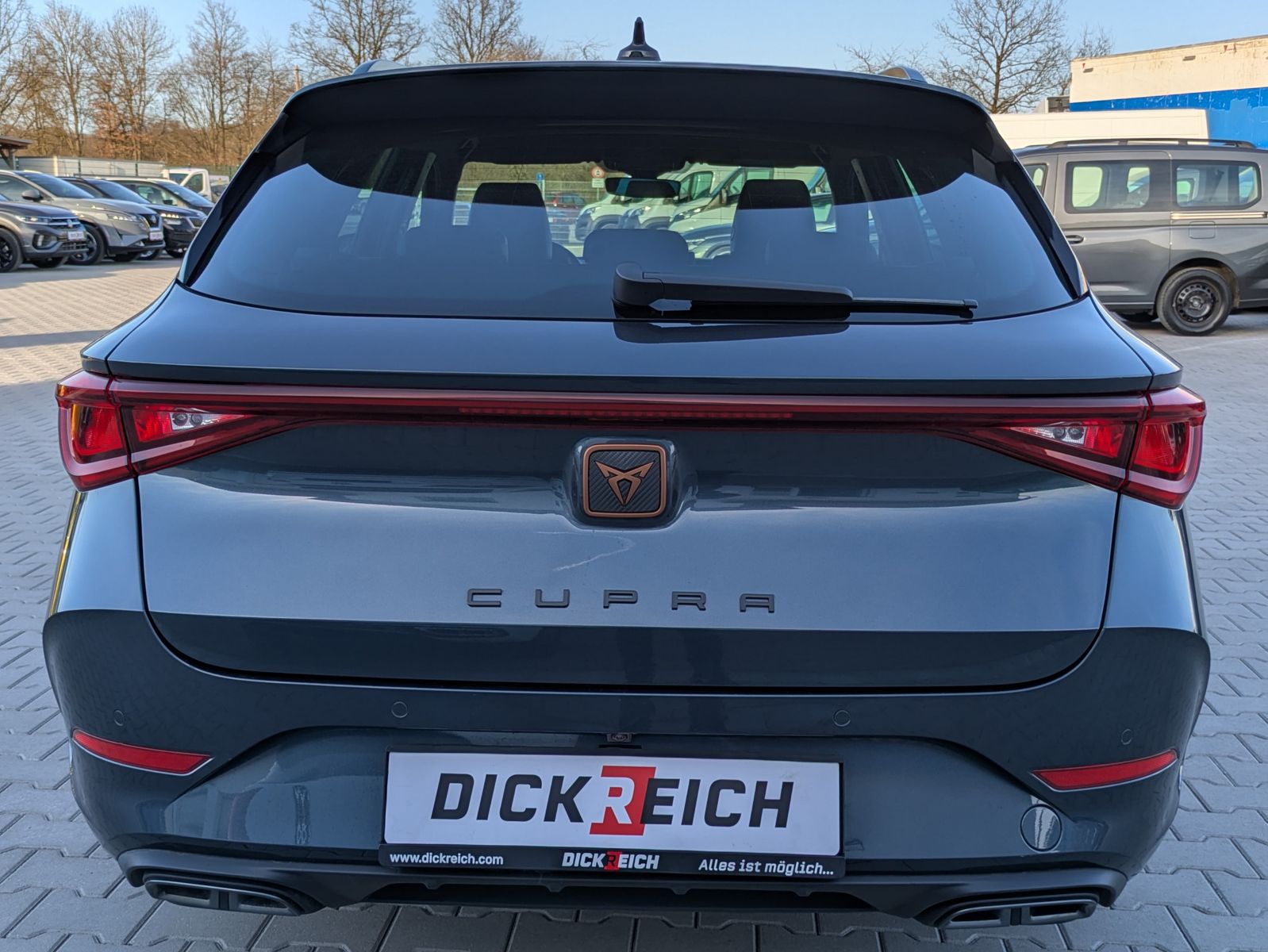 Fahrzeugabbildung CUPRA Leon 1.5 eTSI DSG MATRIX-LED*ACC*APP*KAMERA*18"