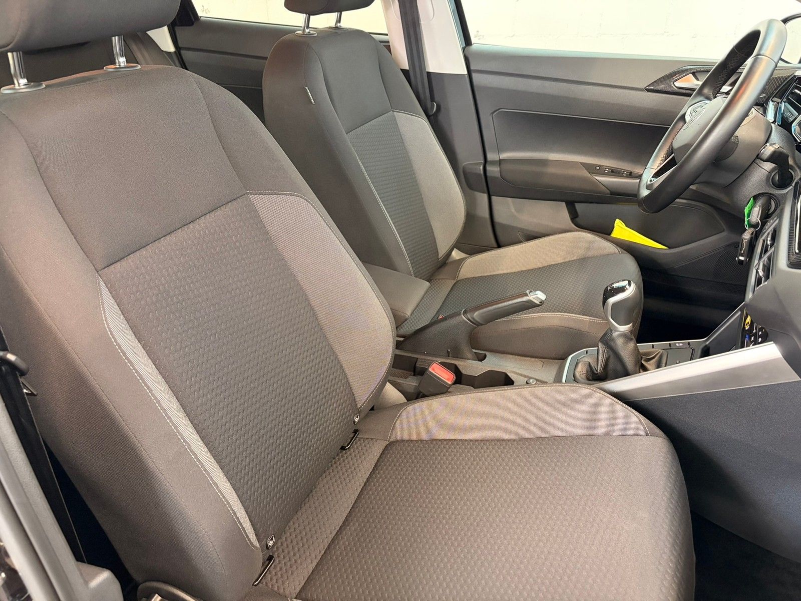 Fahrzeugabbildung Volkswagen Polo Life 1.0 TSI +Navi + IQ.Drive + Climatronic