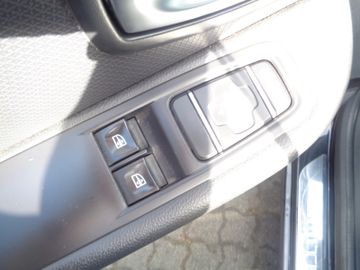 Bild 7 Renault Clio IV Limited 0.9 TCE KLIMA GJR USB BT TEMPOMA